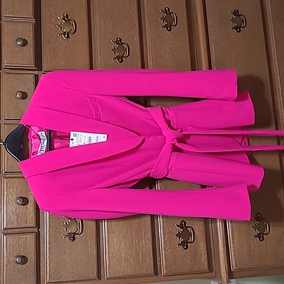 Zara Women's Vibrant Pink Suit Jacket - Picture 2 of 5